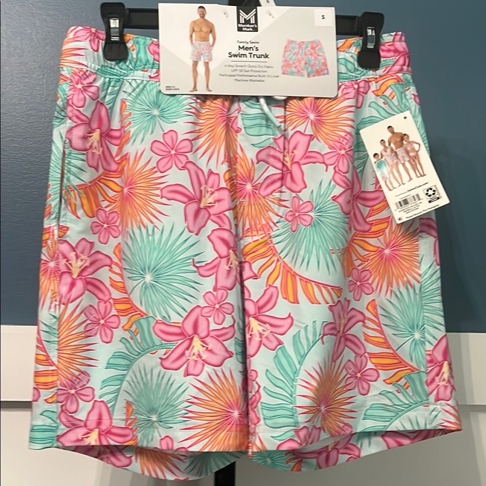 Men’s swimwear vacation Trunks with Tropical Vibe